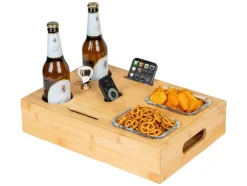 Bar de tentempiés con cuencos de cristal.