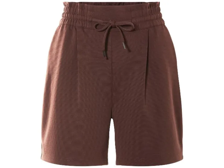 Bermudas de mujer, con bolsillos laterales.