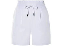 Bermudas de mujer, con bolsillos laterales.