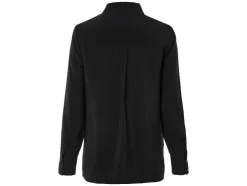 Blusa de mujer, con aberturas laterales.