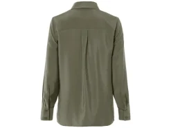 Blusa de mujer, con aberturas laterales.