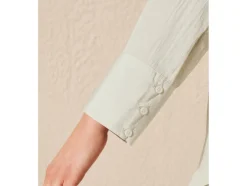 Blusa de mujer de calidad crinkle.