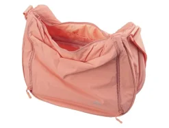 Bolsa deportiva, con 2 prácticas asas de transporte.