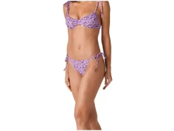 Braguita de bikini de mujer, confeccionada con material reciclado.