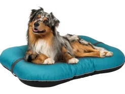 Cama para perros de exterior, con superficie repelente al agua.
