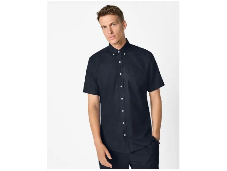 Camisa casual de hombre con lino.