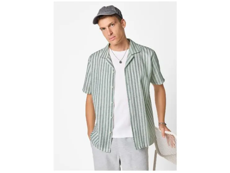 Camisa casual de hombre con lino.