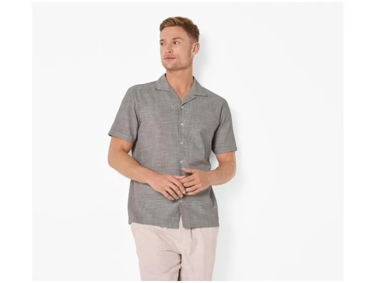 Camisa de hombre, corte regular.