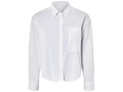 Camisa de mujer con hombros caídos y tabla.