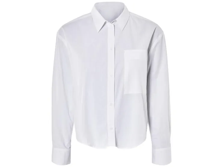Camisa de mujer con hombros caídos y tabla.