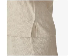 Camiseta de mujer con textura arrugada de moda