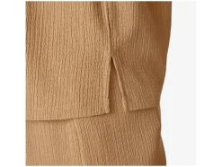 Camiseta de mujer con textura arrugada de moda