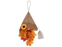 Características de arreglo de gnomo decorativo / corona de puerta / arreglo