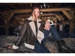 Chaqueta de cuero para mujer
