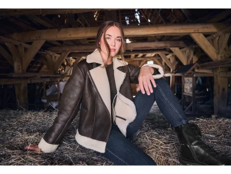 Chaqueta de cuero para mujer