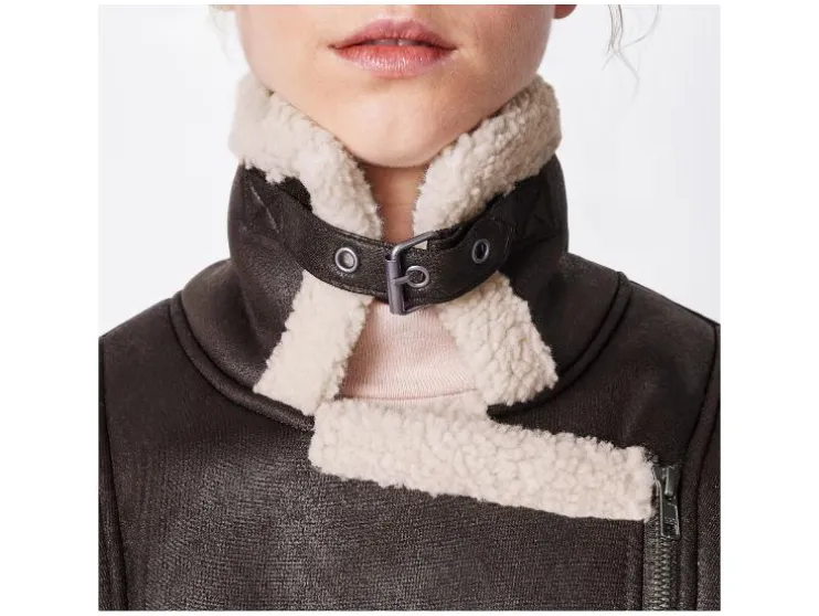 Chaqueta de cuero para mujer