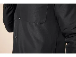 Chaqueta de hombre en calidad ripstop moderna.