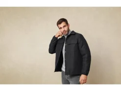Chaqueta de hombre en calidad ripstop moderna.