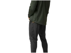 Chaqueta de softshell para hombre de material de softshell de 3 capas.