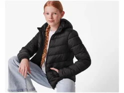 Chaqueta ligera para niños, con elemento decorativo reflectante.