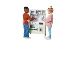 Cocina de madera, 3 alturas regulables, con trasera jugable.