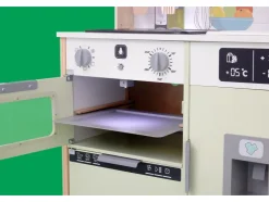 Cocina de madera, 24 piezas.