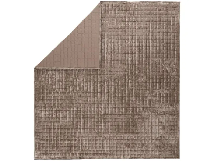 Colcha, 220 x 240 cm.