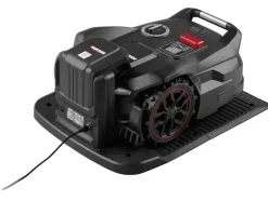 Cortacésped robótico a batería »PPAMR 1250 A1«, hasta 1250 m² con batería, estación de carga y con videovigilancia sin cable perimetral.