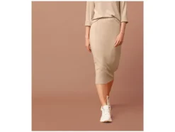 Falda midi de mujer de calidad de punto suave y agradable.
