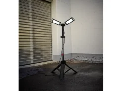 Faro de trabajo LED 2x50W con trípode.