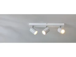 Foco de techo / Foco en carril, con 3 focos orientables y giratorios.