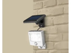 Foco solar LED con detector de movimiento.
