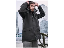 Gabardina de lluvia para hombre, con tejido exterior repelente al agua.
