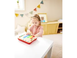Instrumentos musicales con efecto pixelado.