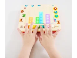 Instrumentos musicales con efecto pixelado.