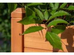 Jardinera elevada, de madera, L 75 x A 37 x Al 79 cm.
