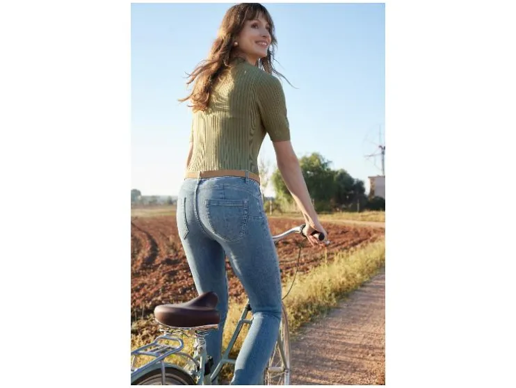 Jersey de mujer, en calidad de punto fino suave.