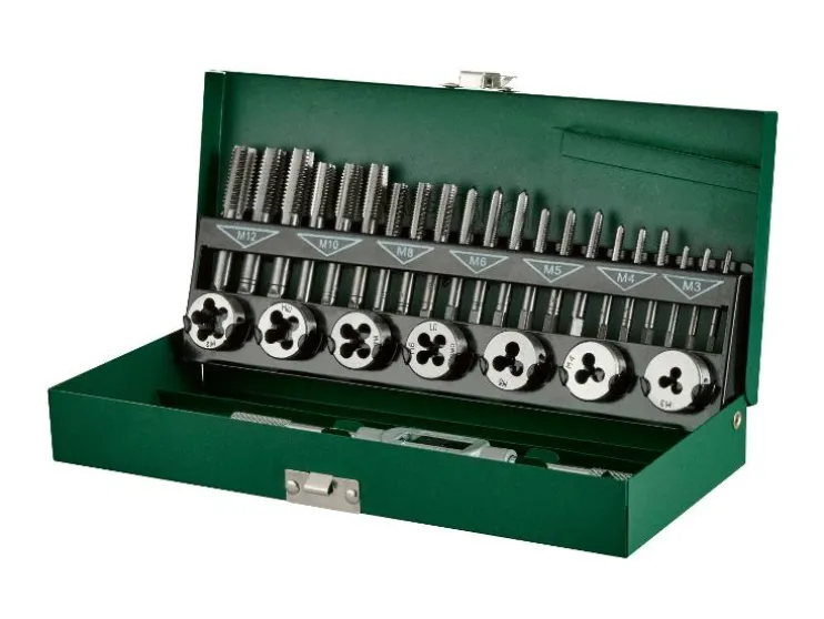Juego de machos de roscar y terrajas, 32 piezas.
