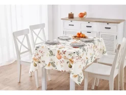 Juego de mantel y camino de mesa, de material reciclado.