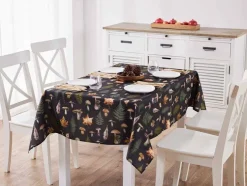 Juego de mantel y camino de mesa, de material reciclado.