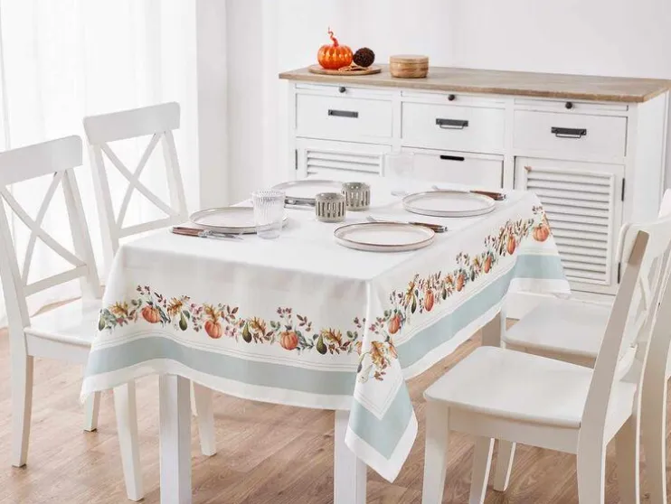 Juego de mantel y camino de mesa, de material reciclado.