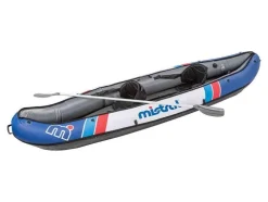Kayak de nailon, sistema de 3 cámaras de aire, con 2 remos dobles.