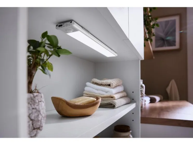 Lámpara de bajo mueble con batería