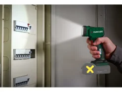 Lámpara de mano LED recargable de 20V »PLHLA 20 Li A1« y lámpara de mano LED recargable de 20V »PLHLA 20-Li C1«, sin batería ni cargador.