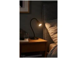 Lámpara de mesa LED con cuello flexible de metal.