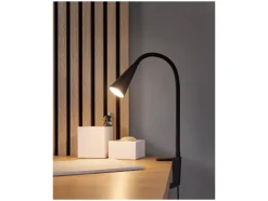 Lámpara LED de pinza, con cuello de metal flexible.