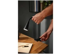 Lámpara LED de pinza, con cuello de metal flexible.