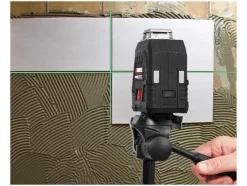 Láser de líneas en cruz con batería de 4 V »PKLLP 360 B3«, con láser de rotación de 360°.