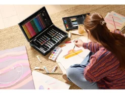 Maletín de pintura, de 81 piezas.