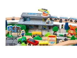 Mesa de juegos con tren de madera